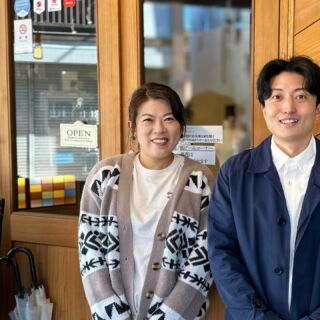 初めまして。

ちちぶホステルの清掃をメインに、たまに案内もさせて頂く笠原です。どうぞ宜しくお願いします。

私は生まれも育ちも秩父っ子の秩父大好き人間です。たまに秩父弁が出てしまいますが、それも含めて秩父を感じていただけると嬉しいです笑

私は、ホステルの清掃に関わってかれこれ4年以上になります。今までは、不定期での清掃という形でしたが、今後はメインでの清掃人として、携わらせて頂くことになります。

今まで、お客様に気持ち良く快適に過ごして頂ける様にと、心を込めて丁寧な清掃をすることで、自分の喜びにも繋がるということを学ばせて頂きました。お客様から、綺麗で清掃が行き届いていたと言われるととても嬉しく、また励みなります。

そんな、自分を成長させてくれて喜びを与えてくれるこの仕事に誇りを持って、これからも精進して参ります。

今後も、ちちぶホステル清掃おばさんとして、快適で心地よい空間をご用意し、ご案内させていただければと思いますので、今後ともよろしくお願いいたします。

#秩父 #ちちぶ #chichibu
#秩父観光　#秩父グルメ 
#秩父旅行　#秩父麦酒 
#秩父宿泊
#古民家 #古民家リノベーション 
#古民家宿 
#民泊
#ゲストハウス
#chichibuhostel
#ちちぶホステル
#秩父ホステル
#秩父神社 
#番場通り 
#秩父表参道lab 
#まほろバル 
#クチーナサルヴェ